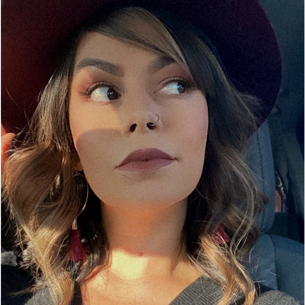 Meet your Posher, Vanessa